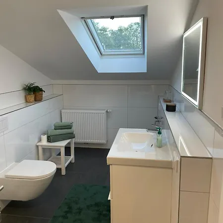 --Renoviert-- Ruhige 1-Zimmer Einliegerwohnung Mit Kueche Und Bad In Grossburgwedel Exterior foto