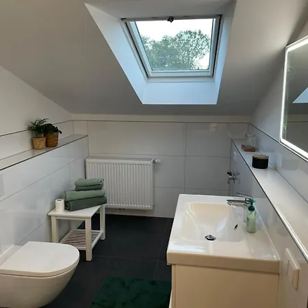 --Renoviert-- Ruhige 1-Zimmer Einliegerwohnung Mit Kueche Und Bad In Grossburgwedel Exterior foto