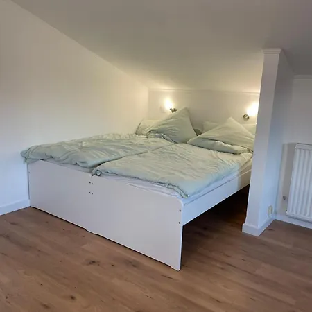 --Renoviert-- Ruhige 1-Zimmer Einliegerwohnung Mit Kueche Und Bad In Grossburgwedel Exterior foto