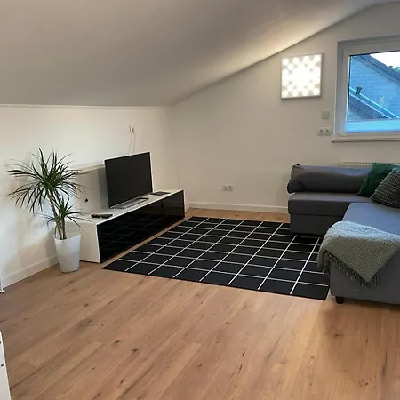 --Renoviert-- Ruhige 1-Zimmer Einliegerwohnung Mit Kueche Und Bad In Grossburgwedel Exterior foto