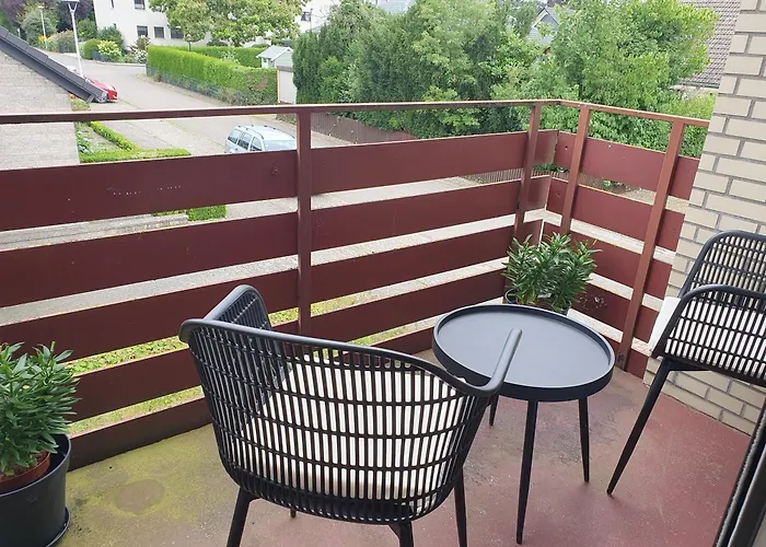 --Renoviert-- Ruhige 1-Zimmer Einliegerwohnung Mit Kueche Und Bad In Grossburgwedel