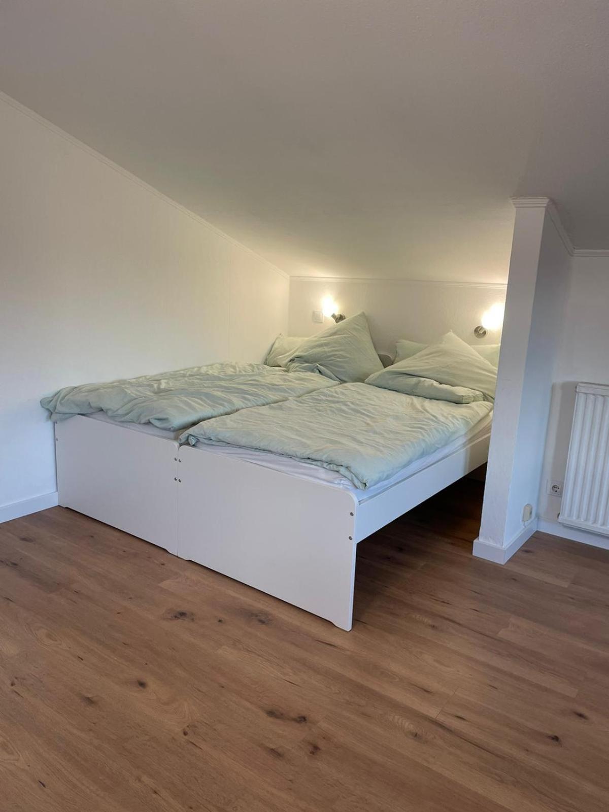 --renoviert-- Ruhige 1-zimmer Einliegerwohnung Mit Kueche Und Bad In Grossburgwedel *
