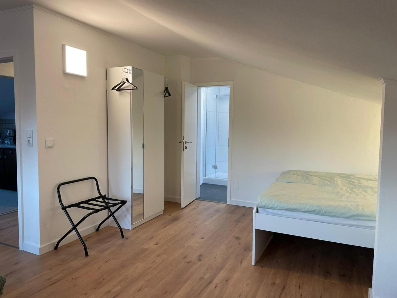 --renoviert-- Ruhige 1-zimmer Einliegerwohnung Mit Kueche Und Bad In Grossburgwedel Apartment