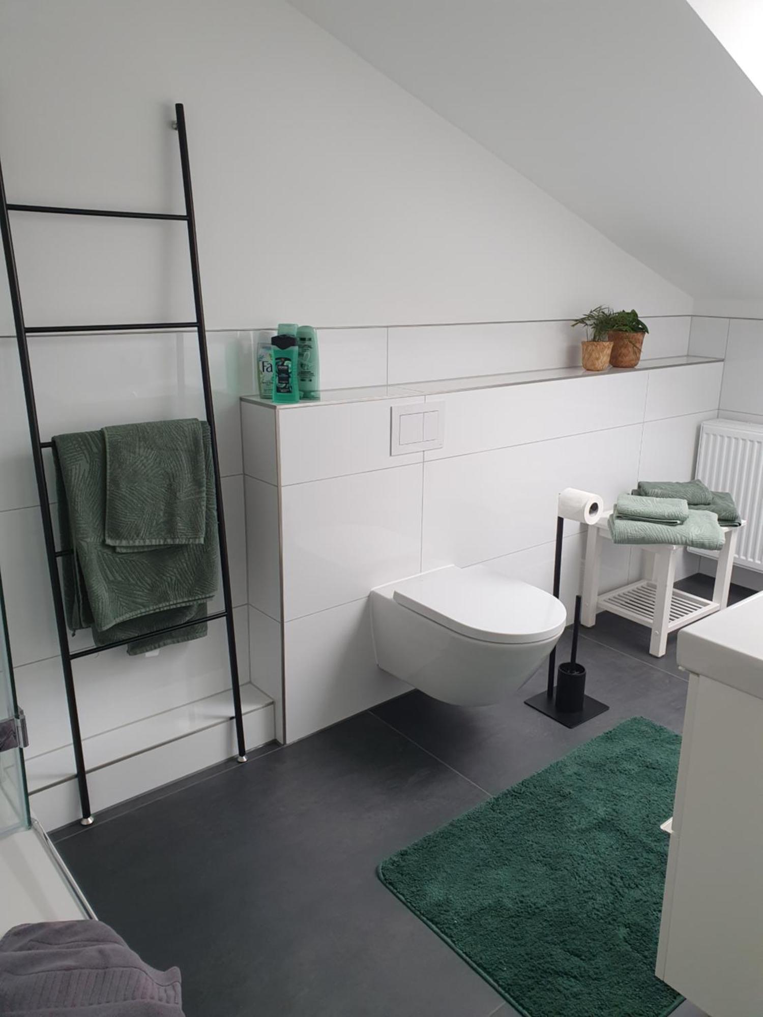 --renoviert-- Ruhige 1-zimmer Einliegerwohnung Mit Kueche Und Bad In Grossburgwedel Apartment